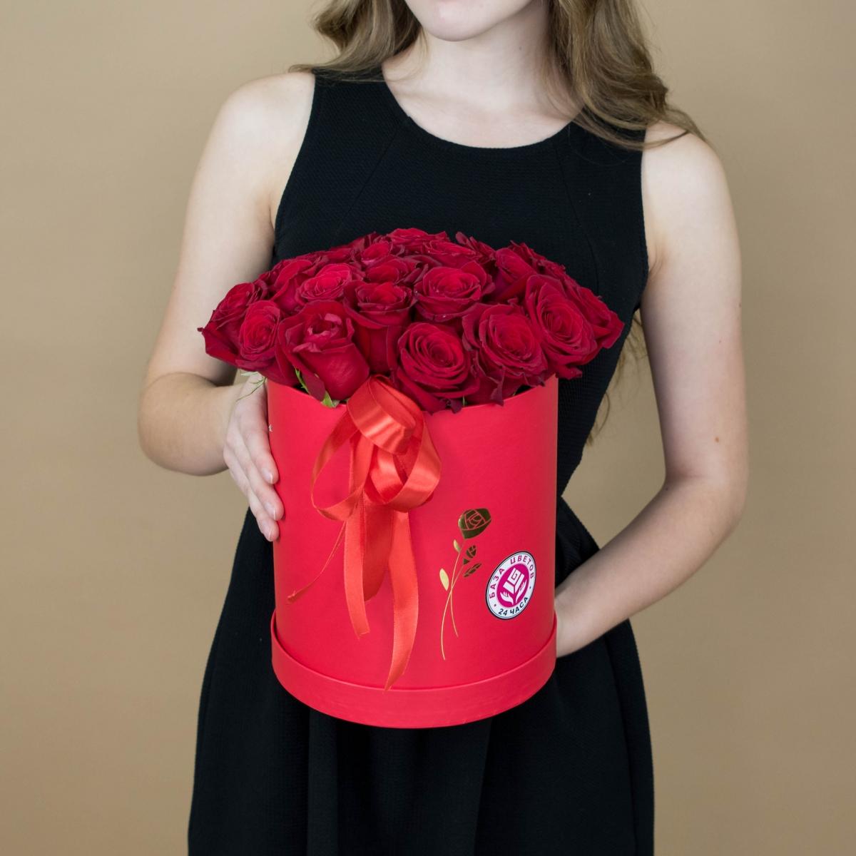 Розы красные в шляпной коробке код - 2041