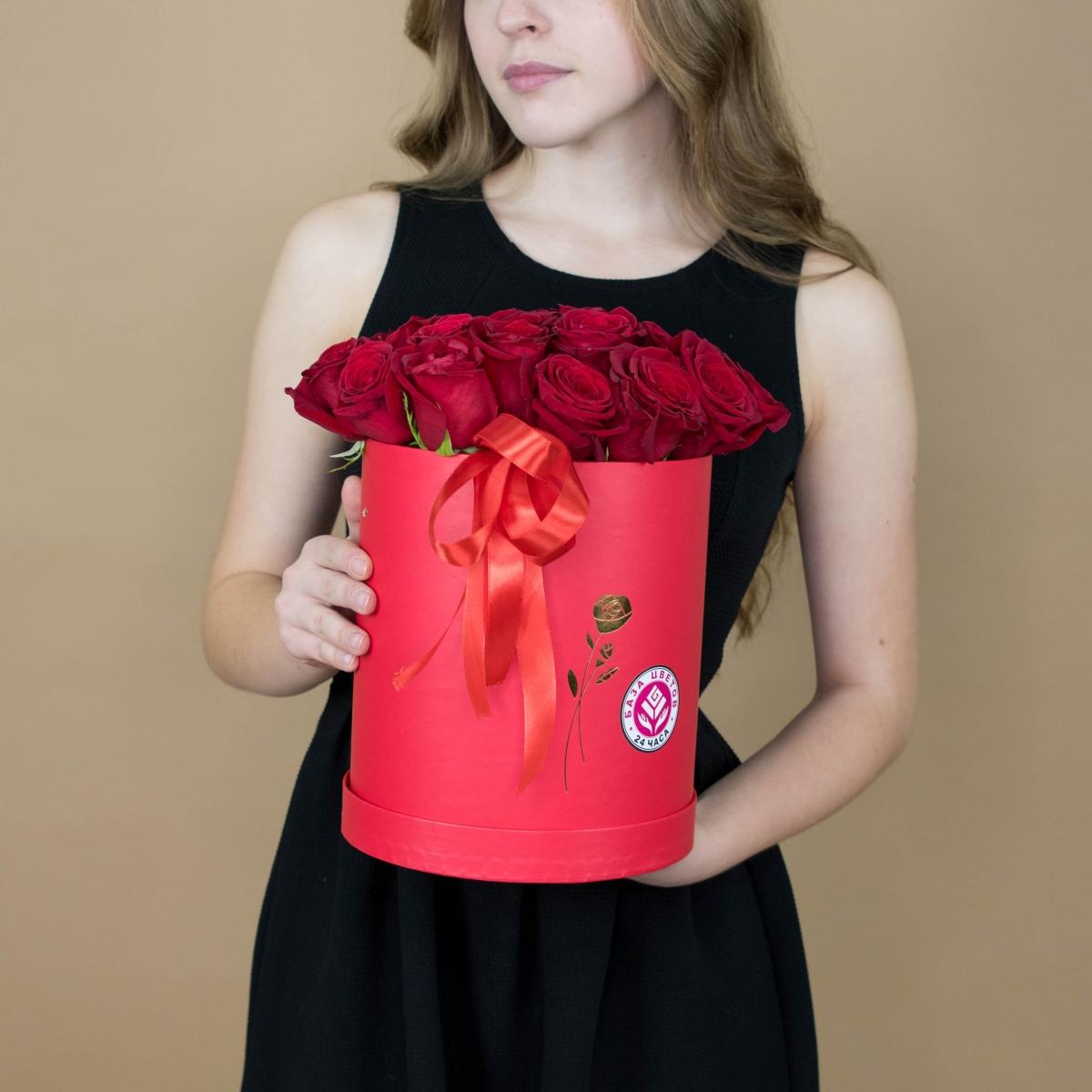 Розы красные в шляпной коробке код - 2041