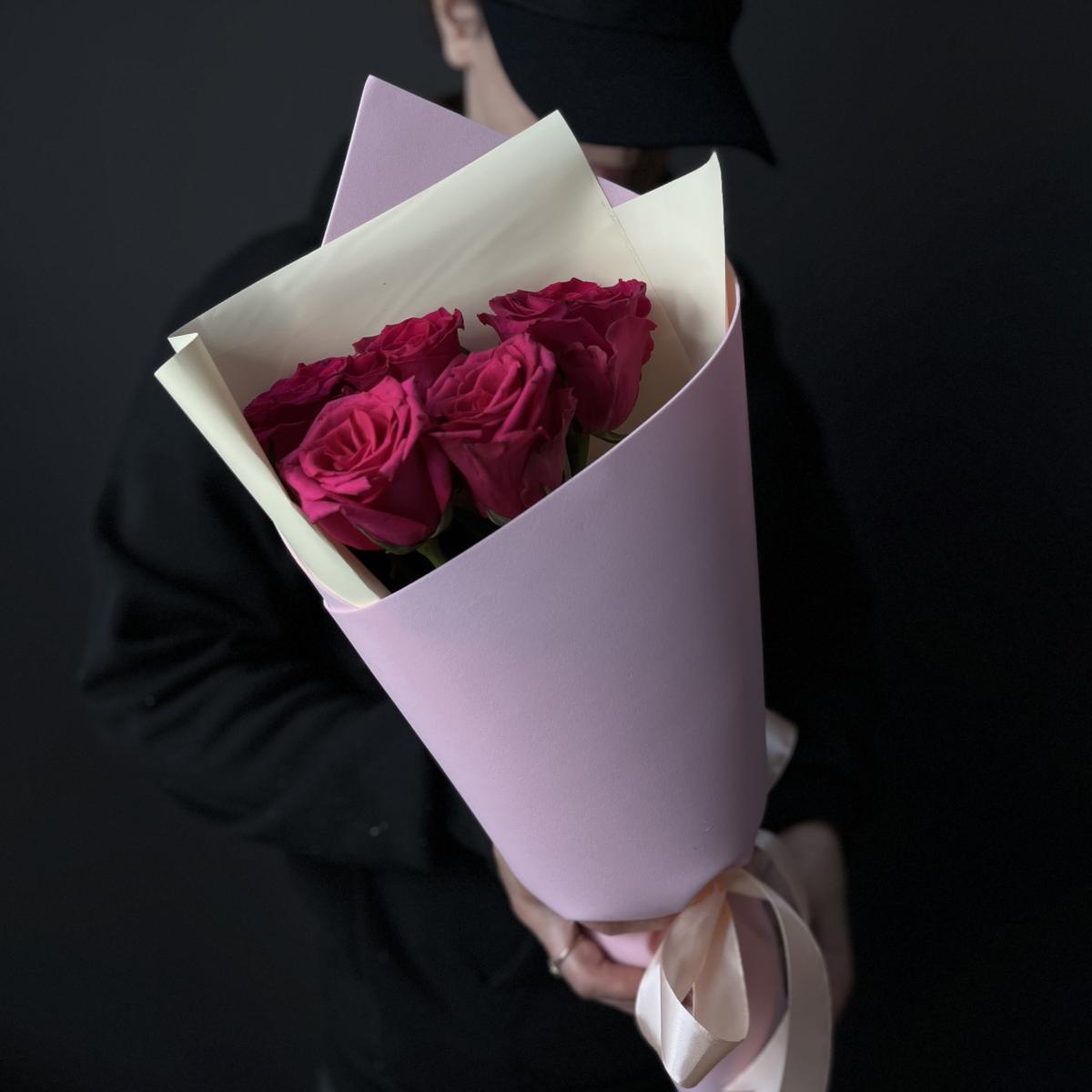 Букеты из розовых роз 40 см (Эквадор) articul  85094